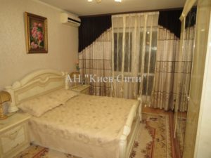 Продажа 3х комнатной квартиры ул. Декабристов 6 Дарницкий район. Продажа квартир метро Харьковская.Купить квартиру метро Харьковская.